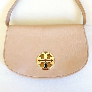 Stunning Tory Burch purse